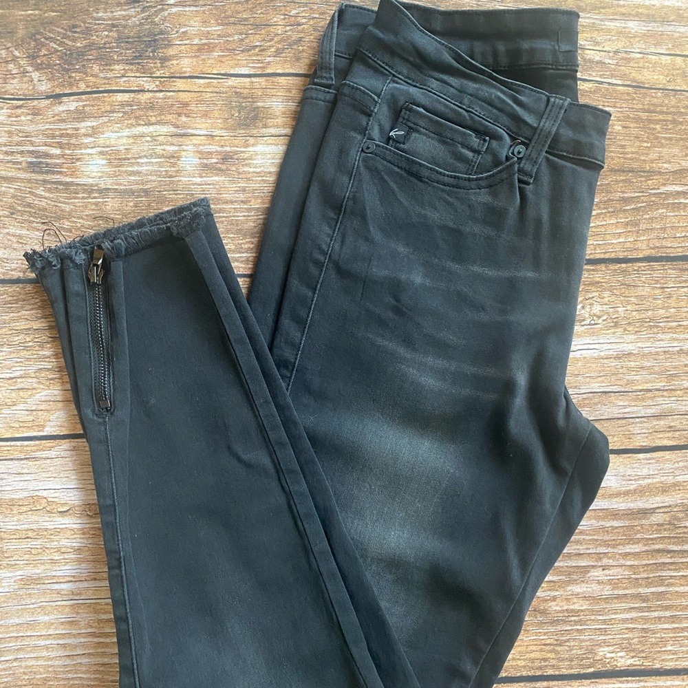KanCan Size 9 Black Washed Jeggings w/ Side Zip Ankle